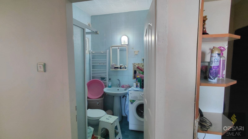 BUCA EVKA 1 DE DOĞALGAZLI ACİL SATILIK FIRSAT DAİRE