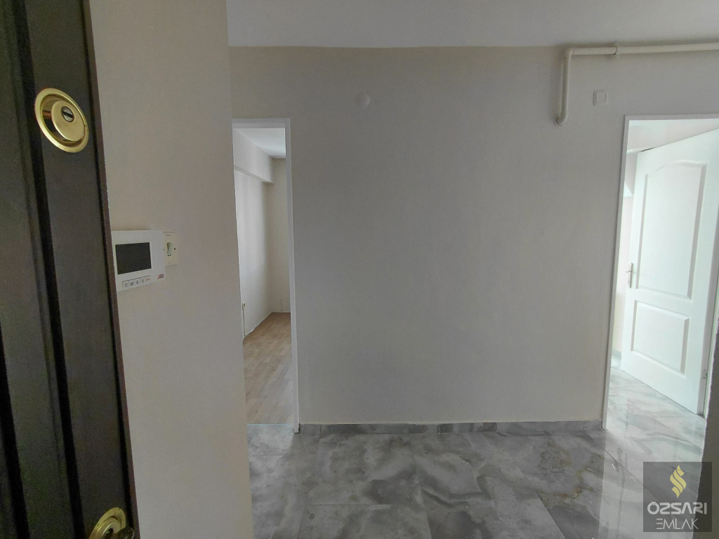 BORNOVA EVKA 4 FULL YAPILI GÜNEY CEPHE DOĞALGAZLI 3+1 KİRALIK DAİRE