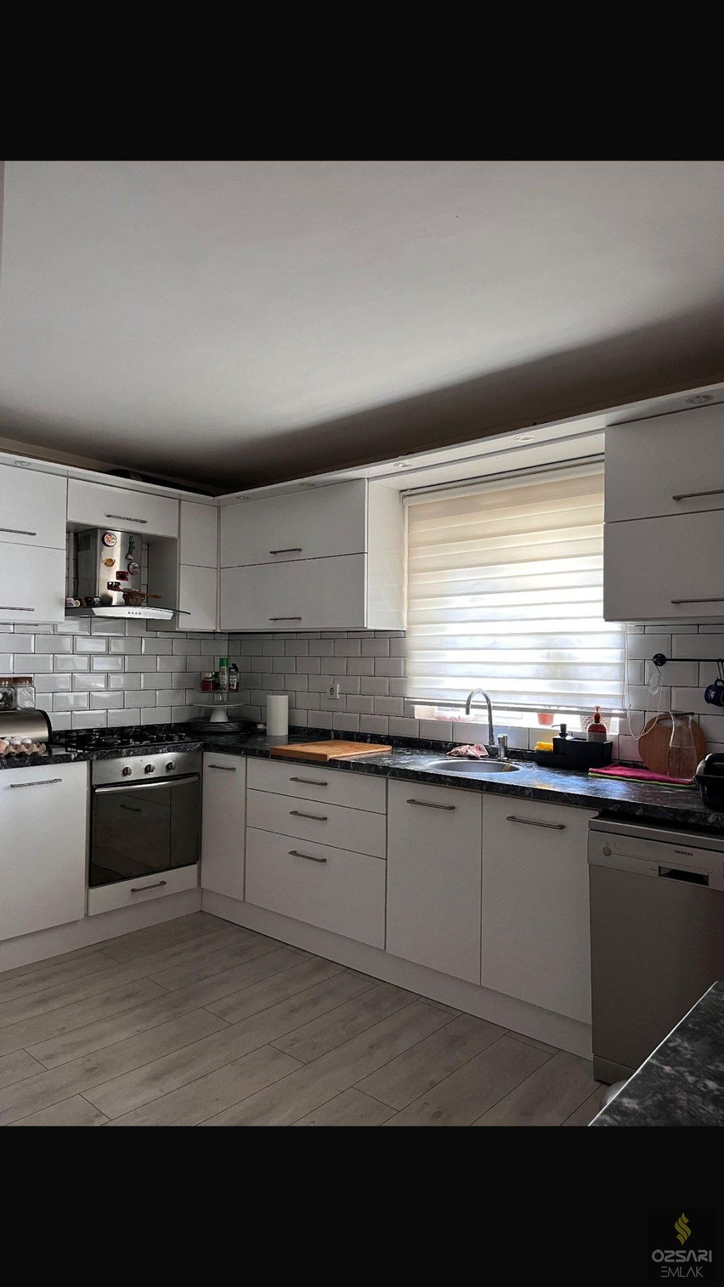 Bornova Atatürk mah deniz manzaralı 3 katlı satılık Bina