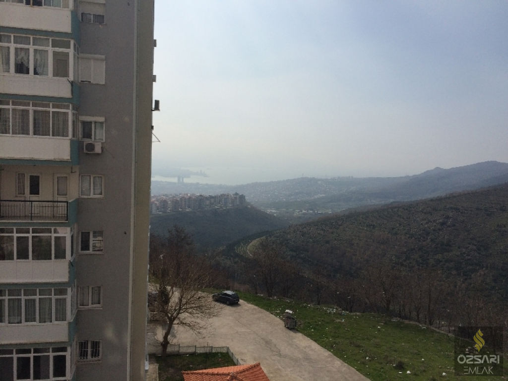BORNOVA EVKA 4 2+1 DENİZ MANZARALI KİRALIK DAİRE