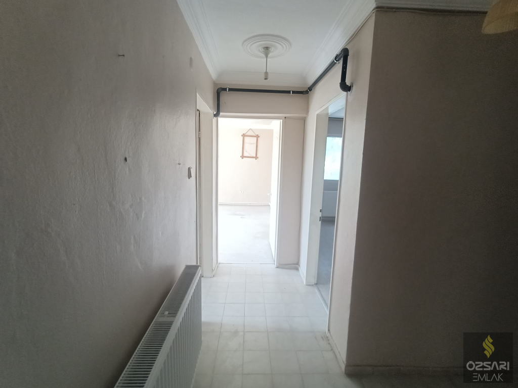 BORNOVA EVKA 4 3+1 DOĞALGAZLI KİRALIK DAİRE