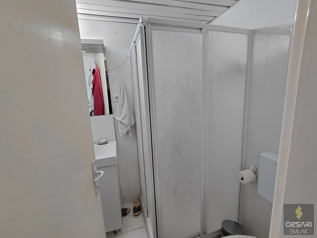 BORNOVA EVKA4 2+1 KAPALI MUTFAK DOĞALGAZLI GÜNEYCEPHE SATILIK DAİRE