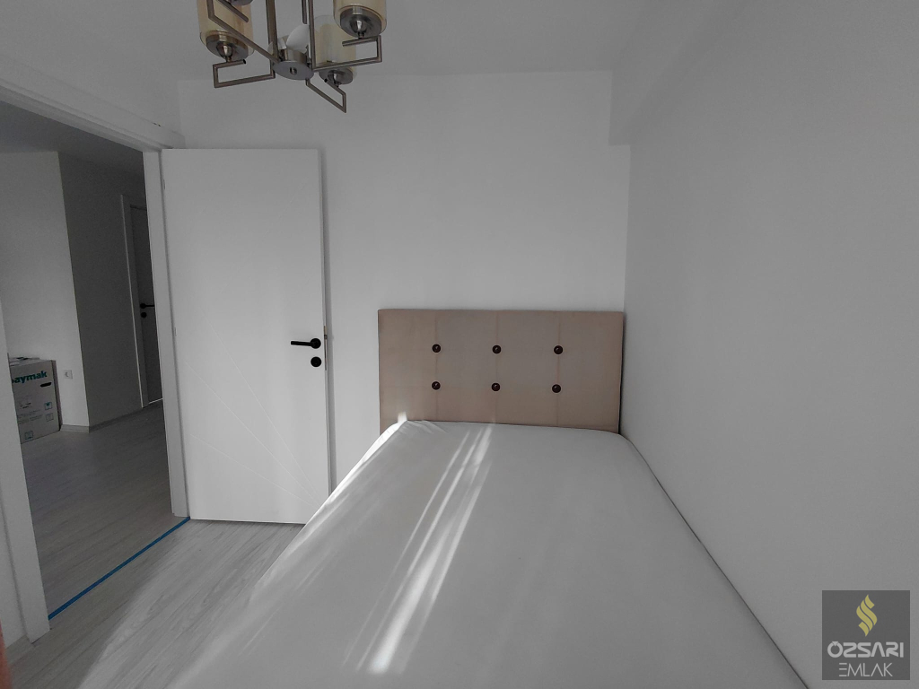 BORNOVA ATATÜRK MAHALLESİNDE 1+1 İKİADET FULL EŞYALI KLİMALI KİRALIK DAİRE YENİ