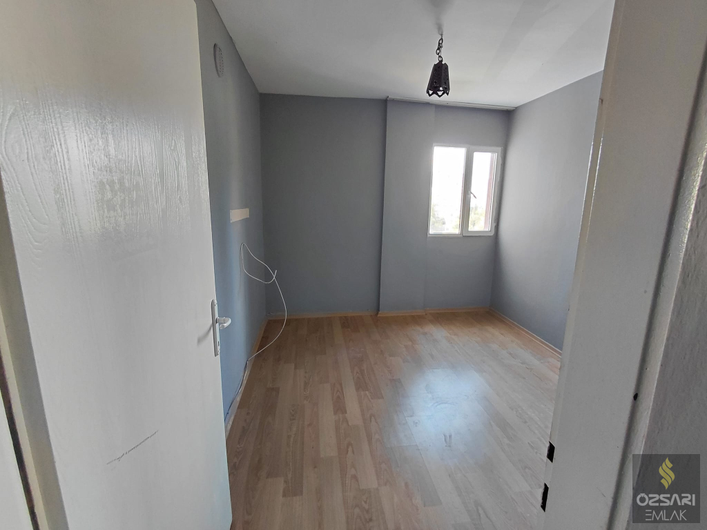BORNOVA EVKA 4 2+1 AÇIK MUTFAK DOĞALGAZLI KİRALIK DAİRE