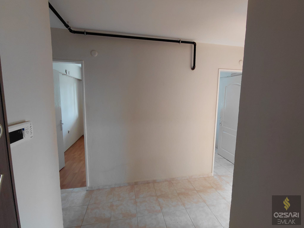 BORNOVA EVKA 4 3+1 YAPILI DOĞALGAZLI KİRALIK DAİRE