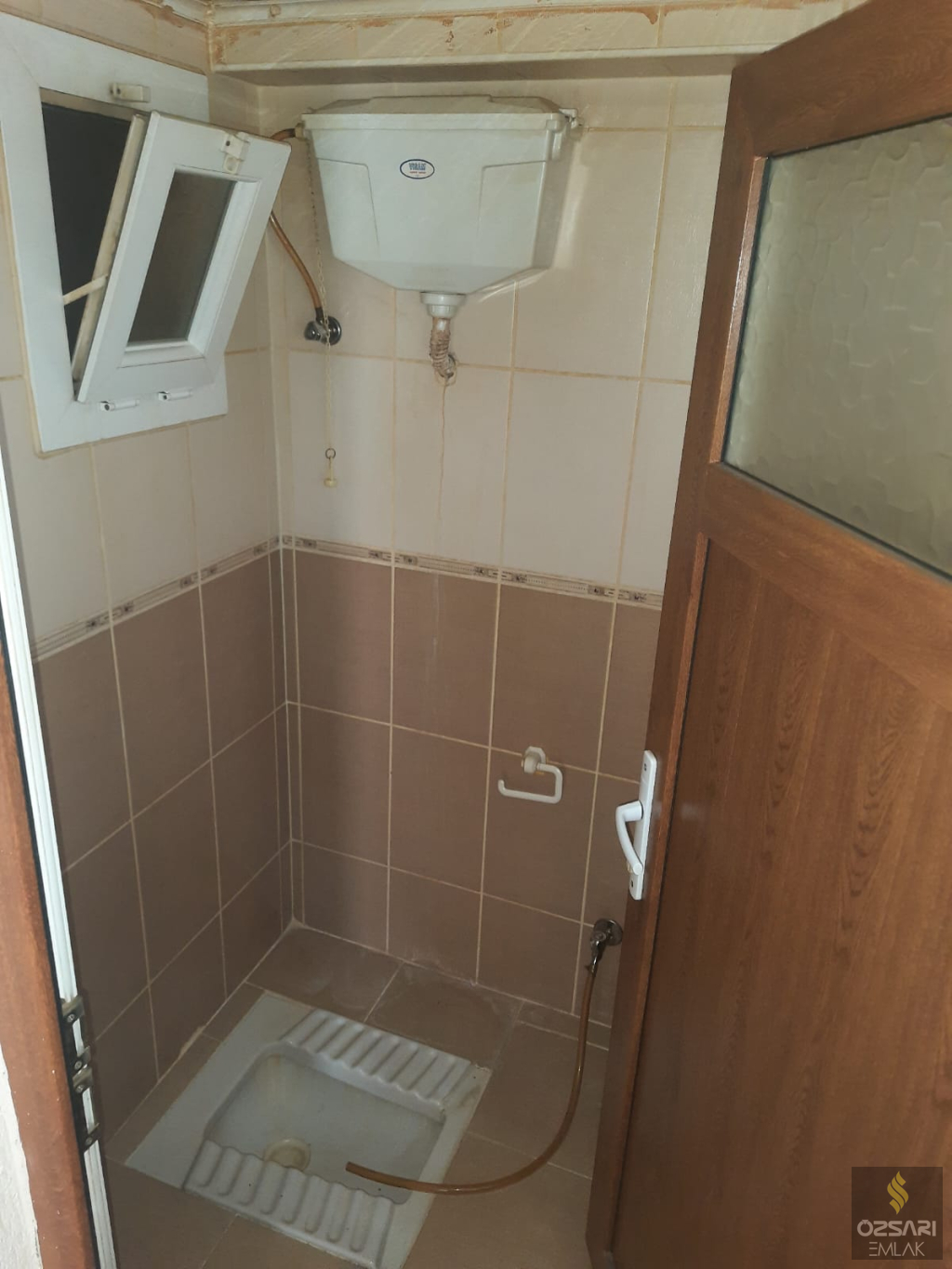 Bornova İnönü mah. 2+1 geniş doğalgazlı kiralık Daire