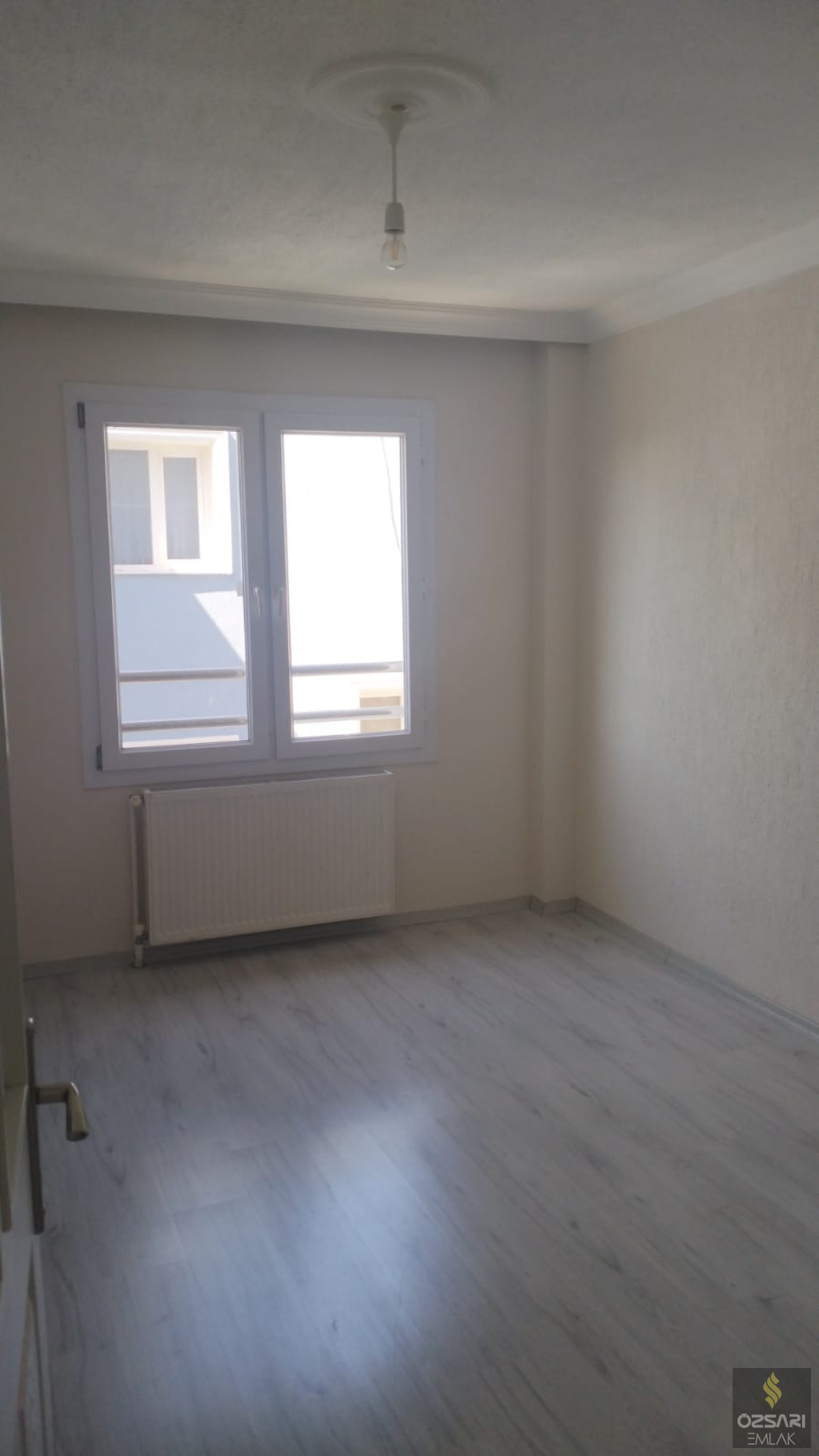 Bornova Atatürk mah. kiralık 3+1 doğalgazlı ve klimalı daire