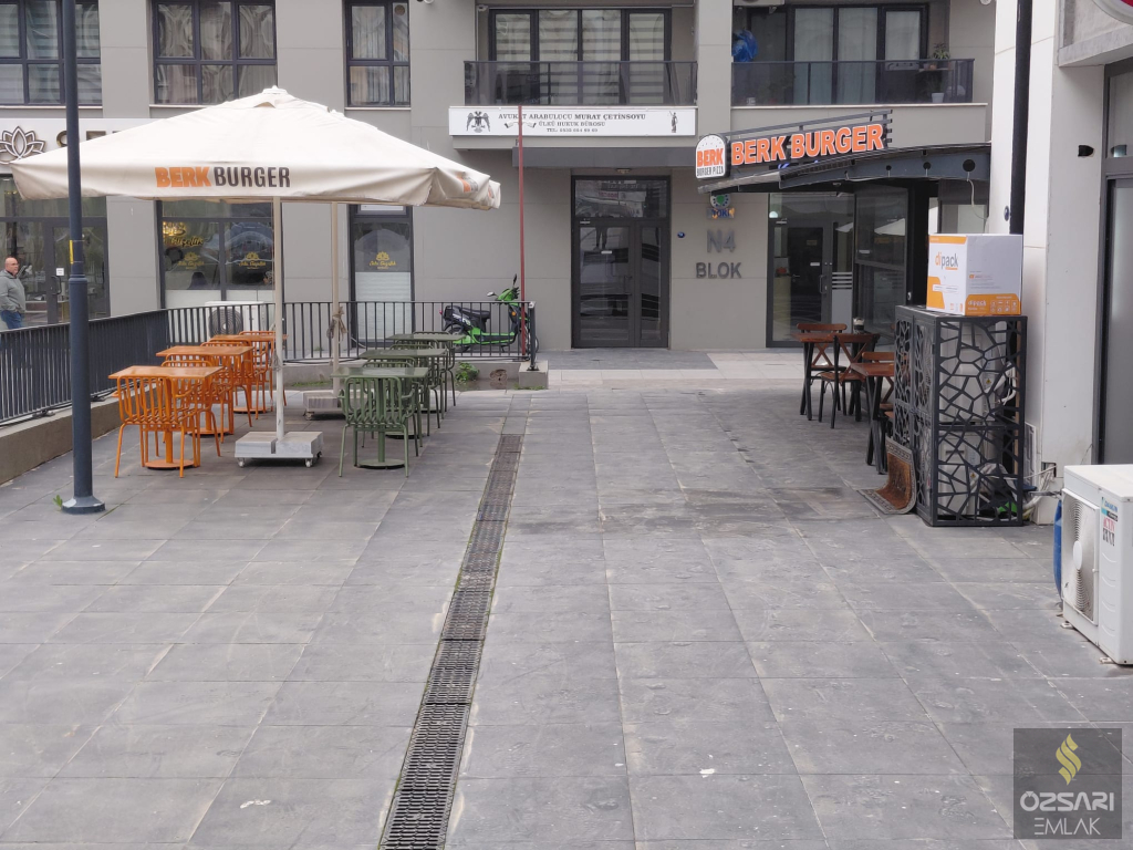 İŞLEK NOKTADA ALTIN DEĞERİNDE DEVREN SATILIK BURGER VE PİZZA SALONU