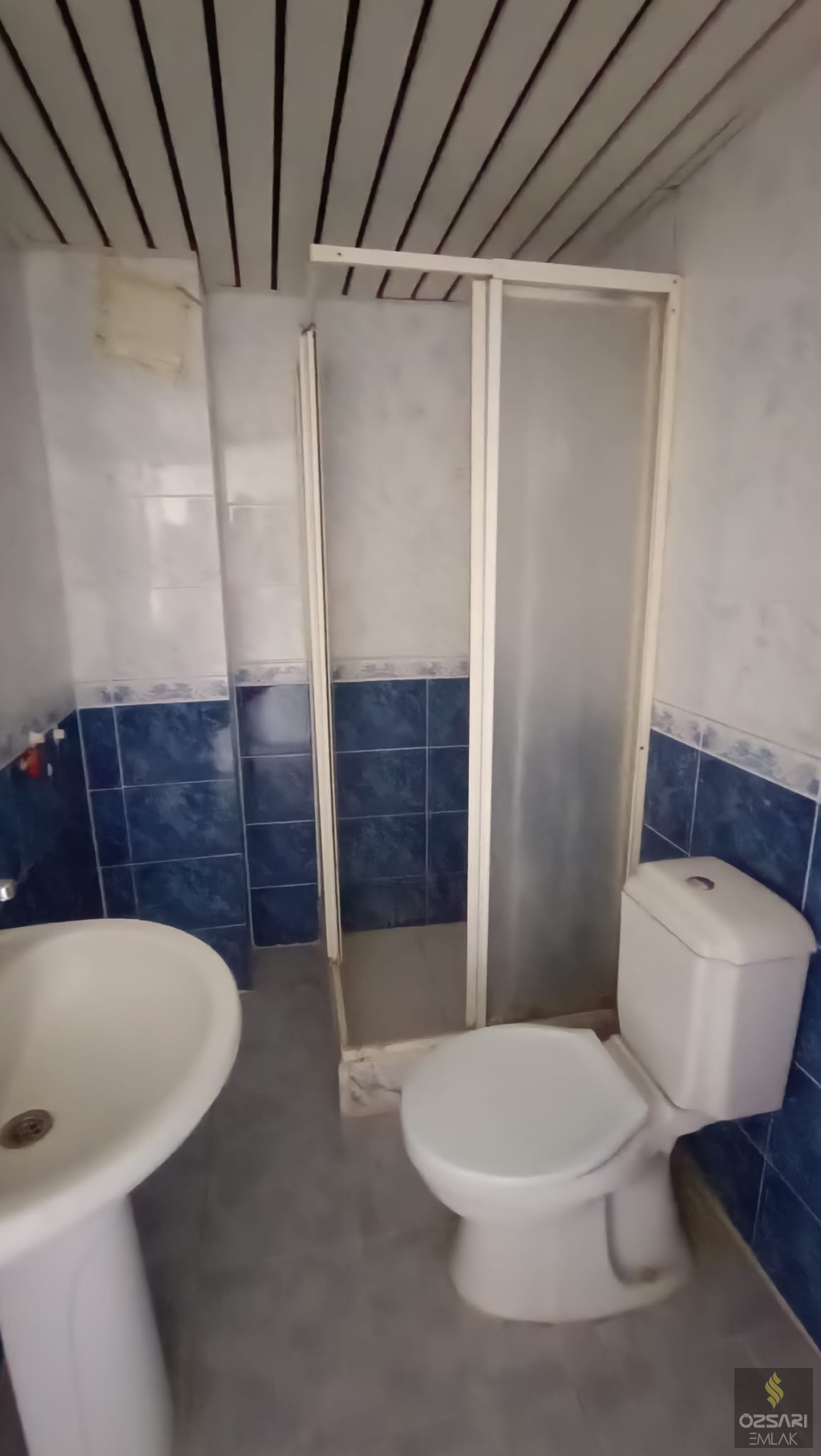 BORNOVA EVKA 4 3+1 DOĞALGAZLI KİRALIK DAİRE