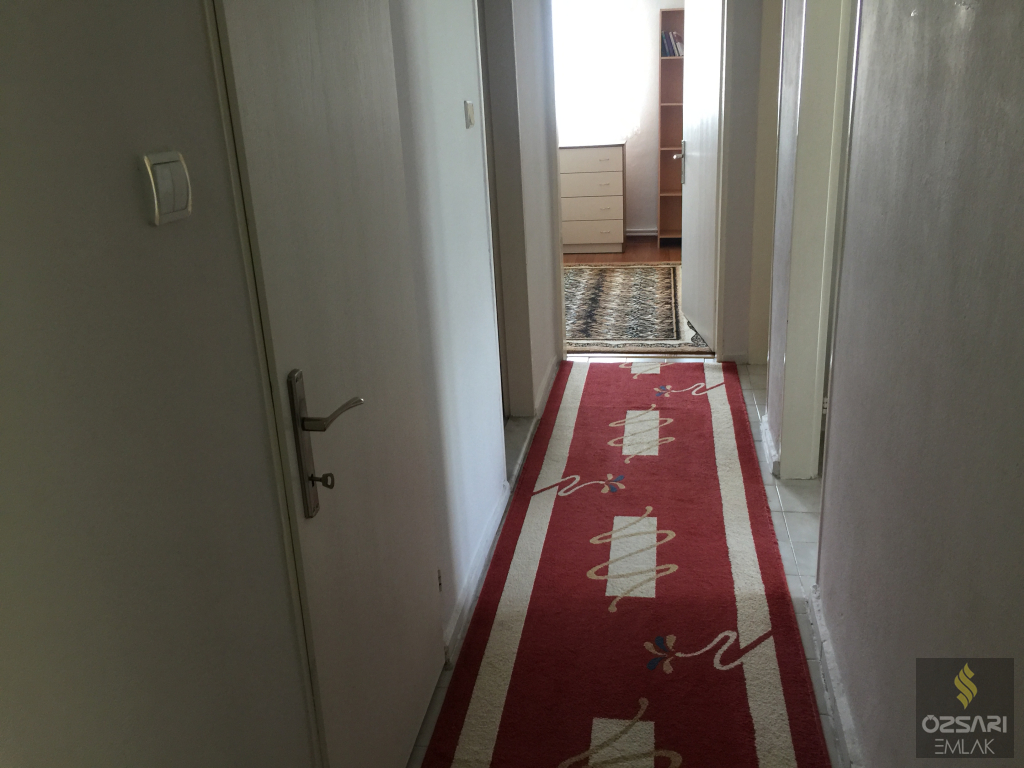 BORNOVA EVKA 4 MAHALLESİNDE FULL EŞYALI DOĞALGAZLI KLİMALI KİRALIK DAİRE
