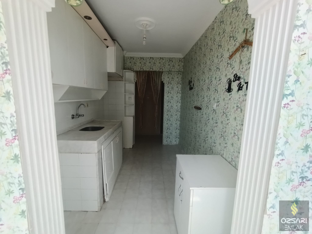 BORNOVA EVKA 4 2+1 DENİZ MANZARALI KİRALIK DAİRE