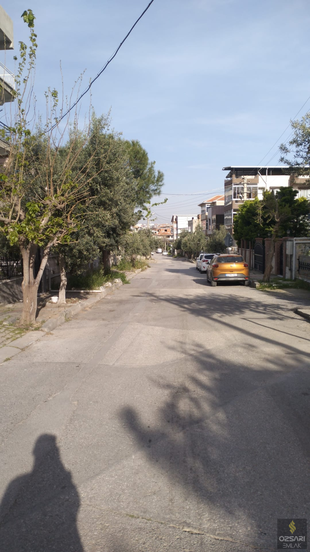 BORNOVA ATATÜRK MAHALLESİNDE KİRALIK TERASLI 1+1 DAİRE