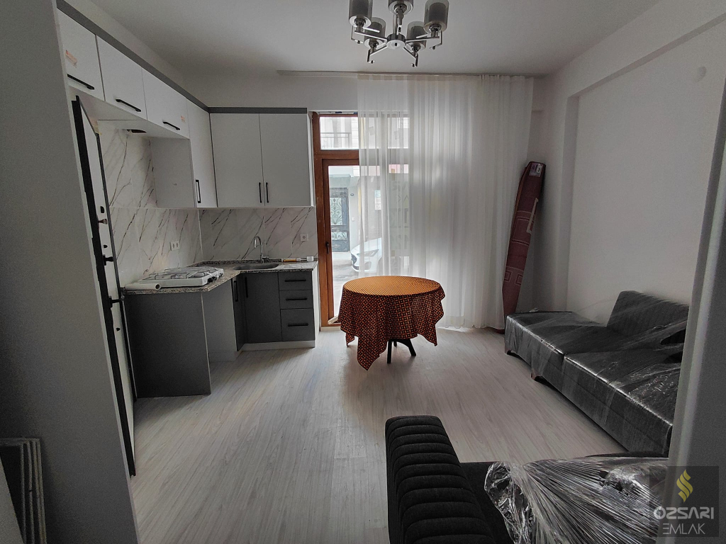 BORNOVA ATATÜRK MAHALLESİNDE 1+1 İKİADET FULL EŞYALI KİRALIK DAİRE YENİ BİNA