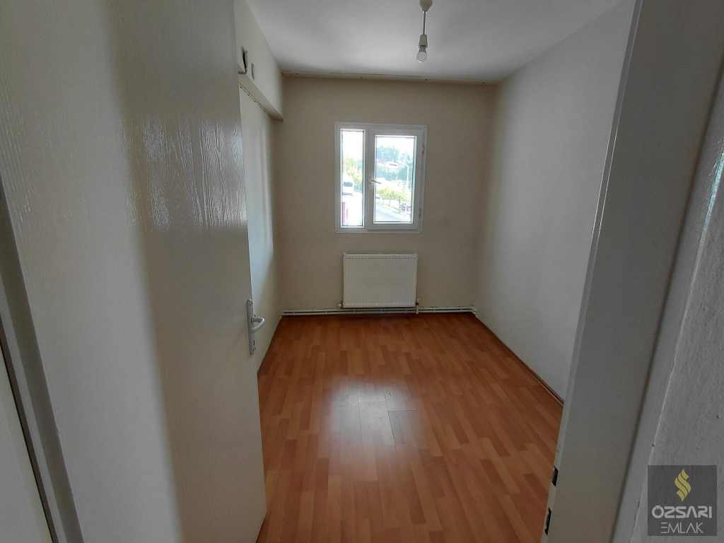 BORNOVA EVKA 4 3+1 YAPILI DOĞALGAZLI KİRALIK DAİRE