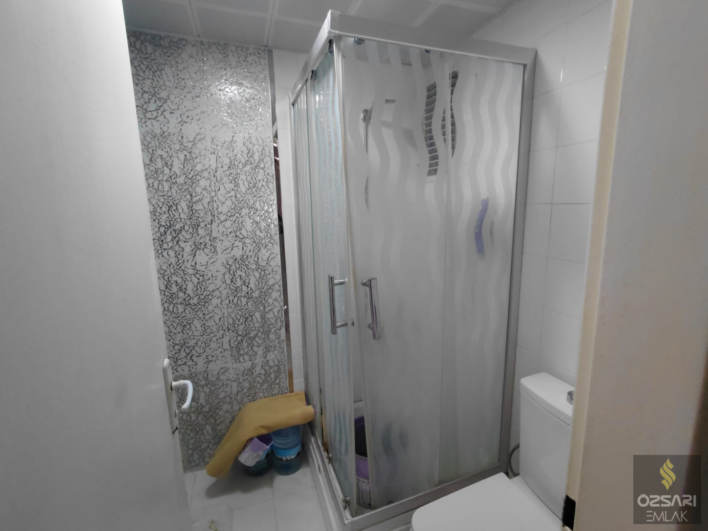 BORNOVA EVKA 4 YAPILI DENİZ MANZARALI 2+1 KAPALI MUTFAK FIRSAT DAİRE