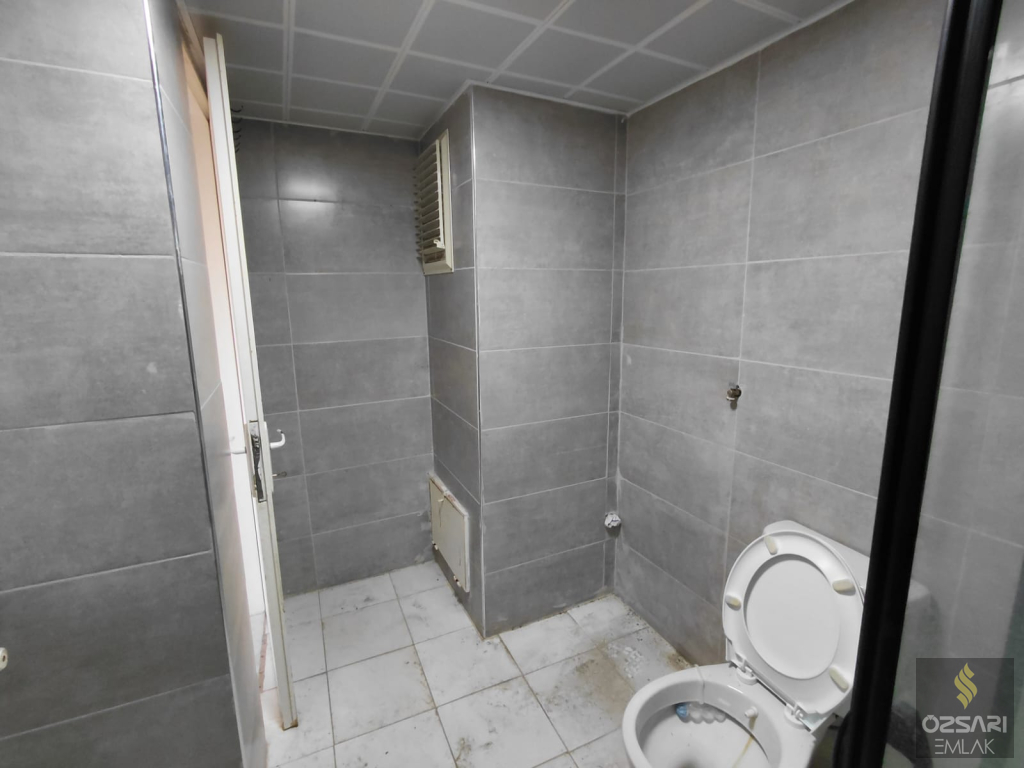 BORNOVA EVKA 4 3+1 GÜNEYCEPHE DOĞALGAZLI TEMİZ KİRALIK DAİRE