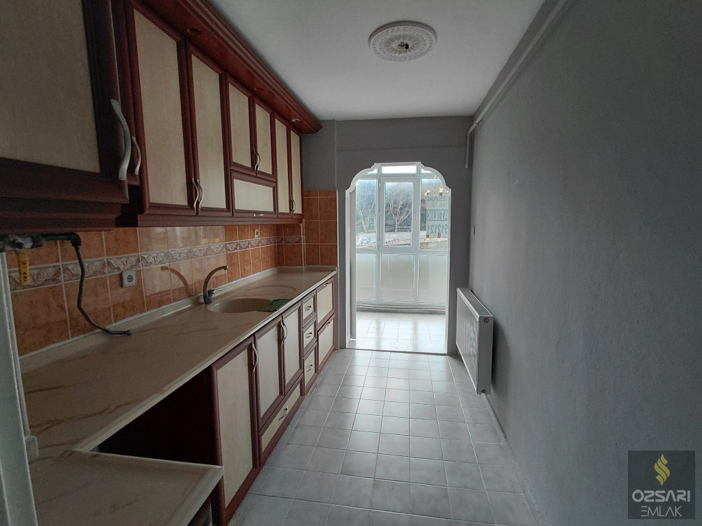 BORNOVA EVKA4 FULL YAPILI 2+1 SATILIK KAPALI MUTFAK DAİRE