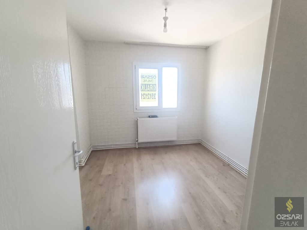 BORNOVA EVKA 4  MİGROS KARŞISI 2+1 DOĞALGAZLI KİRALIK DAİRE