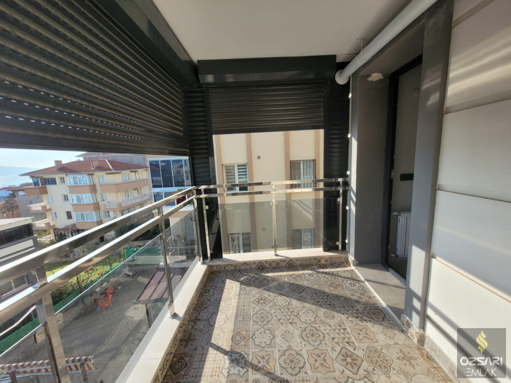 Bornova İnönü mah. 2+1 doğalgazlı klimalı, Deniz manzaralı kiralık DairE