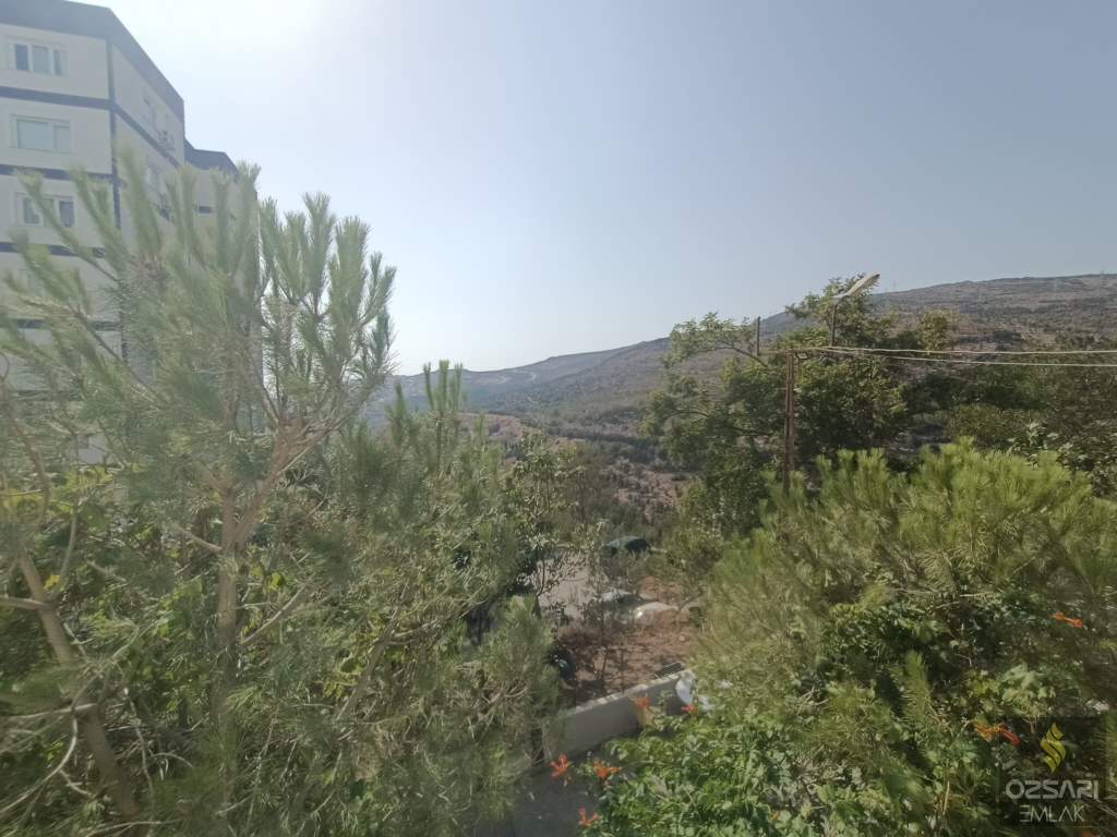 BORNOVA EVKA 4 3+1 DOĞALGAZLI KİRALIK DAİRE