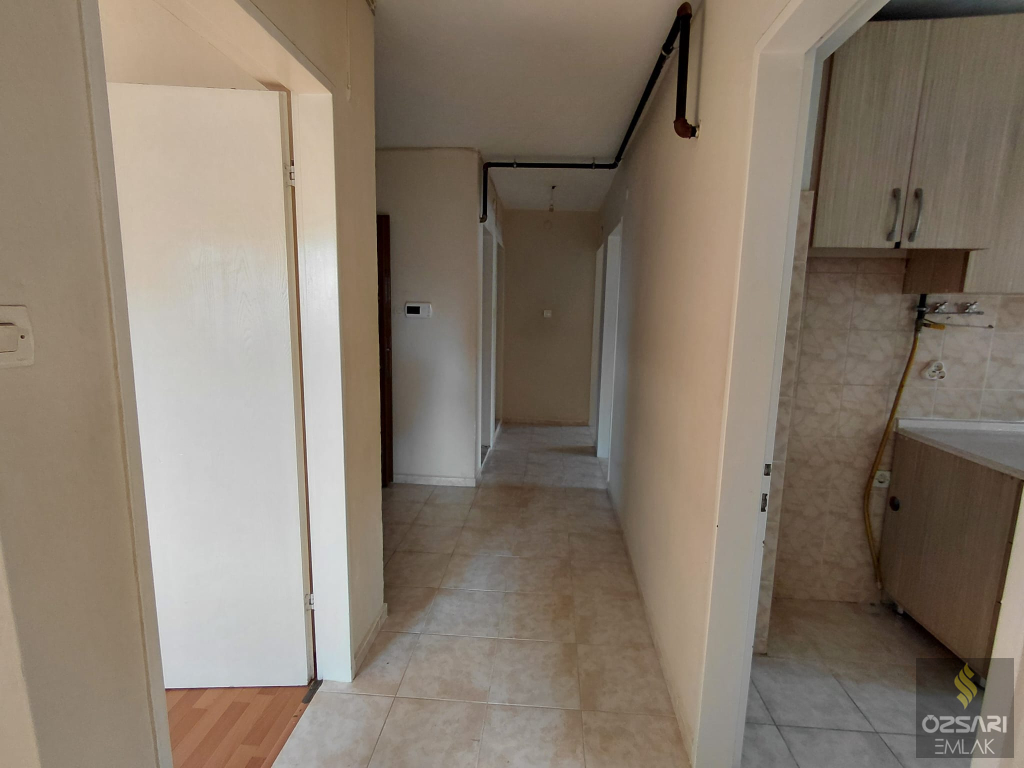 BORNOVA EVKA 4 3+1 YAPILI DOĞALGAZLI KİRALIK DAİRE