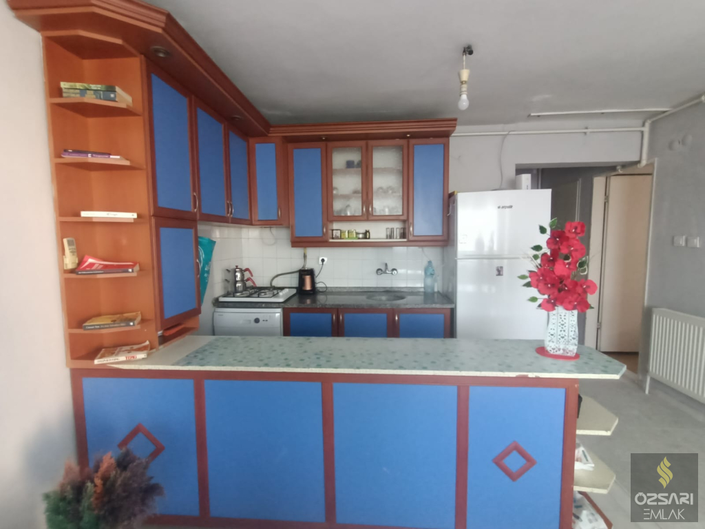 BORNOVA EVKA 4 KUPON DOĞALGAZLI GÜNEY CEPHE SATILIK DAİRE