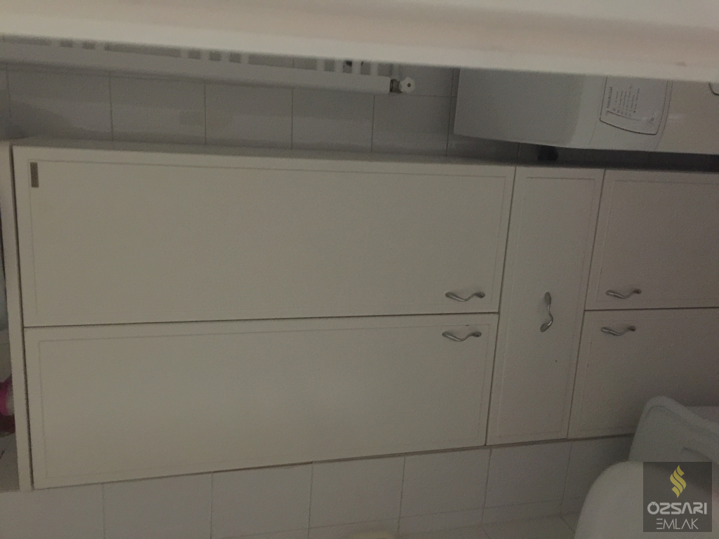 BORNOVA EVKA 4 MAHALLESİNDE FULL EŞYALI DOĞALGAZLI KLİMALI KİRALIK DAİRE