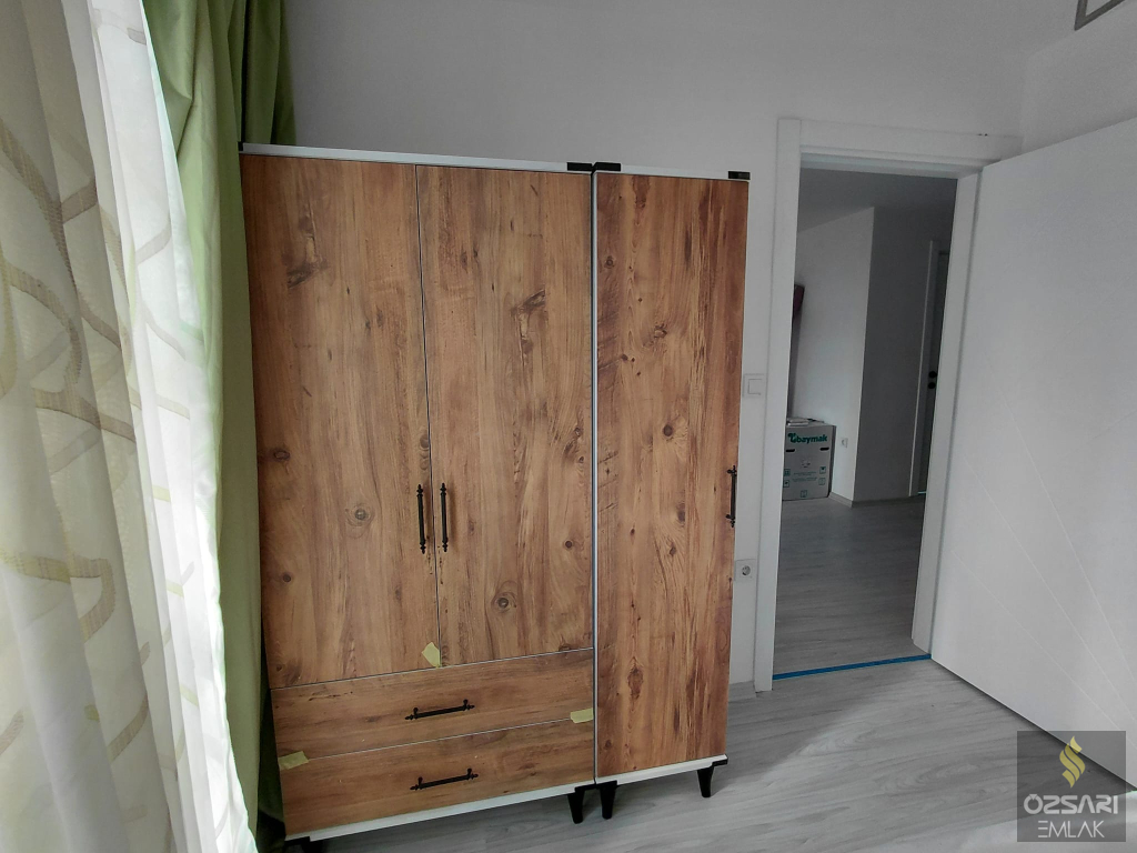 BORNOVA ATATÜRK MAHALLESİNDE 1+1 İKİADET FULL EŞYALI KLİMALI KİRALIK DAİRE YENİ