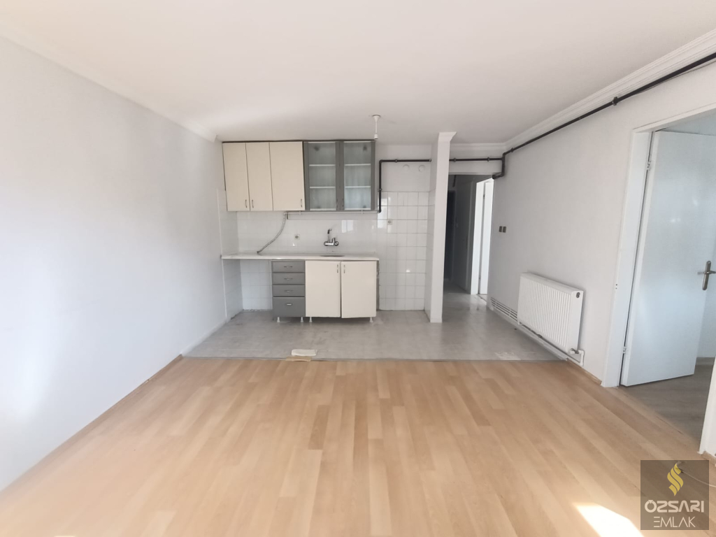 BORNOVA EVKA 4 2+1 AÇIK MUTFAK KİRALIK DAİRE