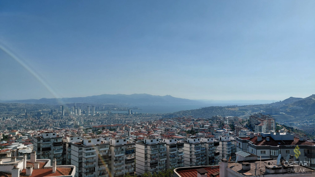 BORNOVA EVKA4 FULL DENİZ MANZARALI GÜNEY CEPHE DOĞALGAZLI ACİL SATILIK DAİRE