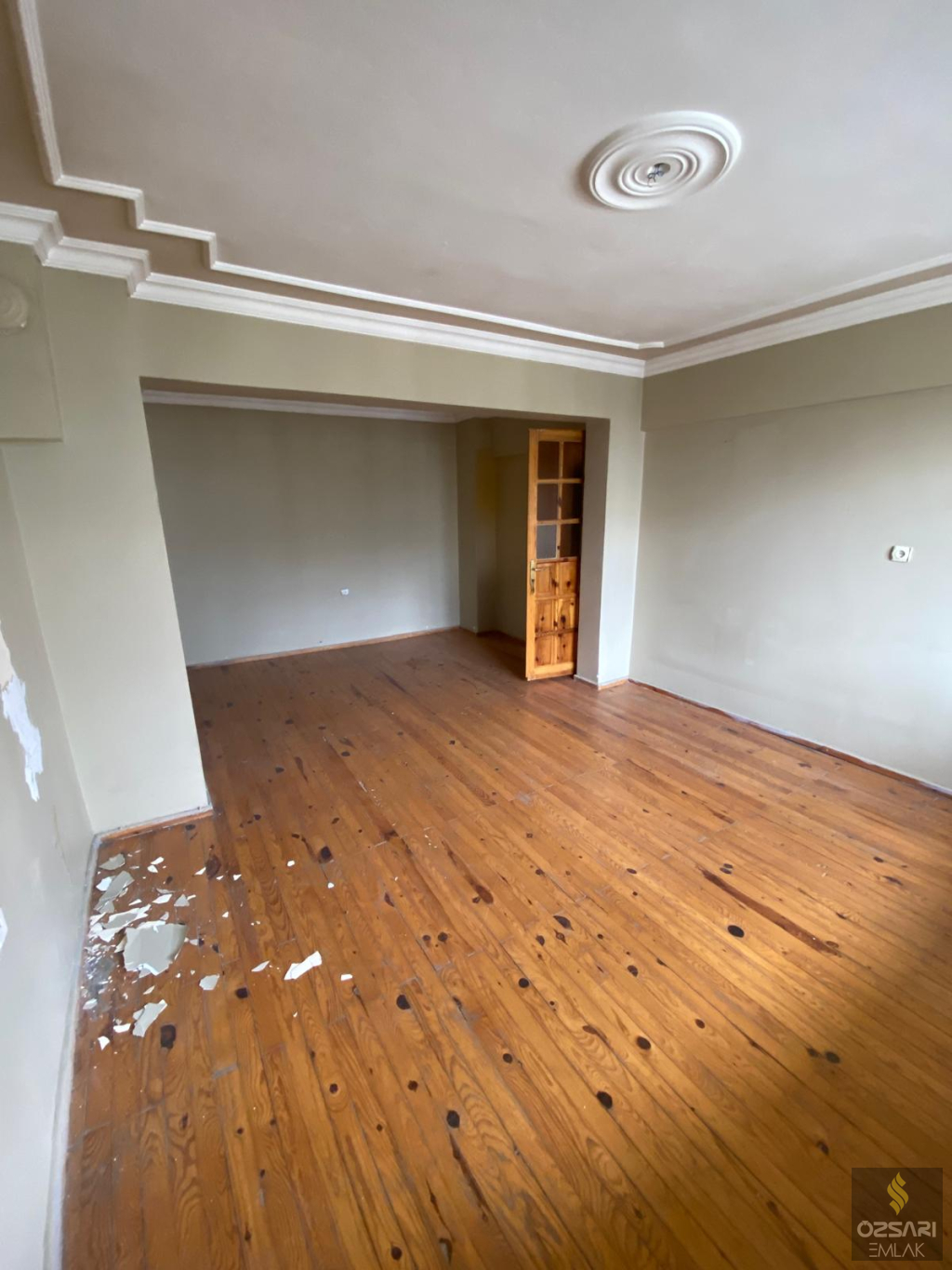 Bornova İnönü Mah. 4katlı 4daireli Komple Satılık Bina