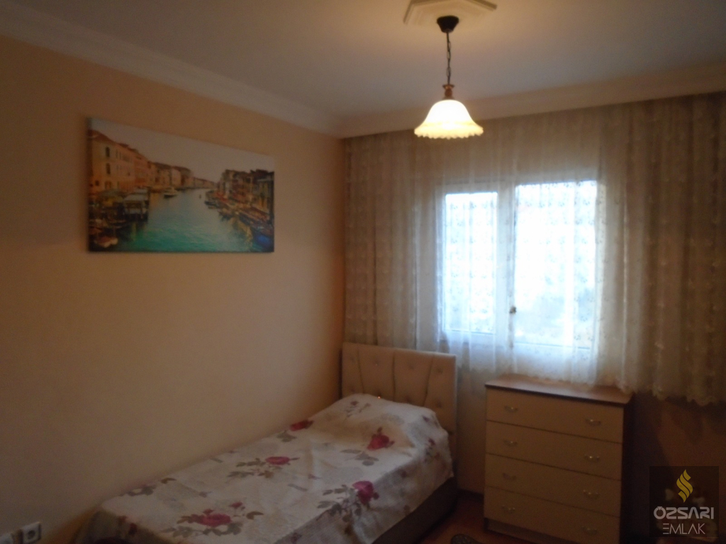 BORNOVA EVKA 4 MAHALLESİNDE FULL EŞYALI DOĞALGAZLI KLİMALI KİRALIK DAİRE
