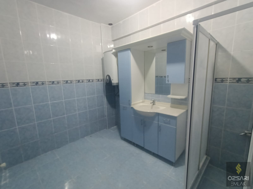 BORNOVA İNÖNÜ MAHALLESİNDE 2+1 DOĞALGAZLI KİRALIK DAİRE