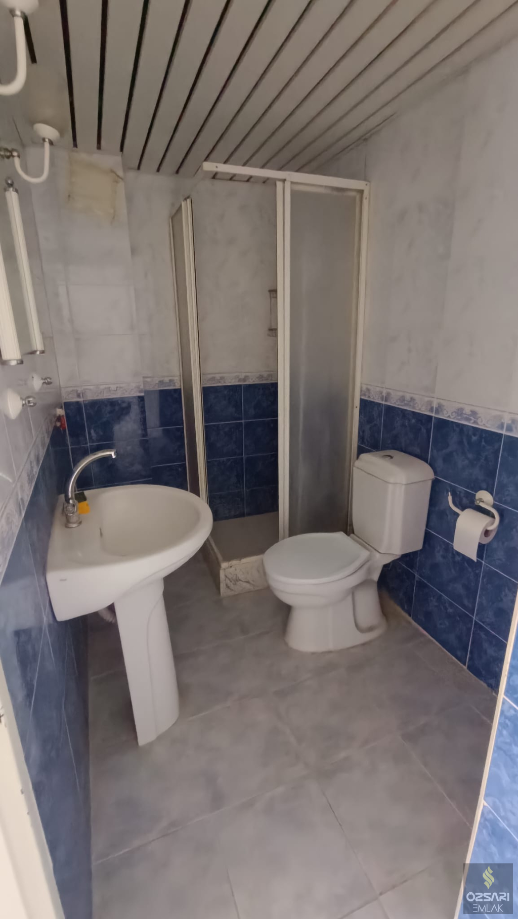 BORNOVA EVKA 4 3+1 DOĞALGAZLI KİRALIK DAİRE