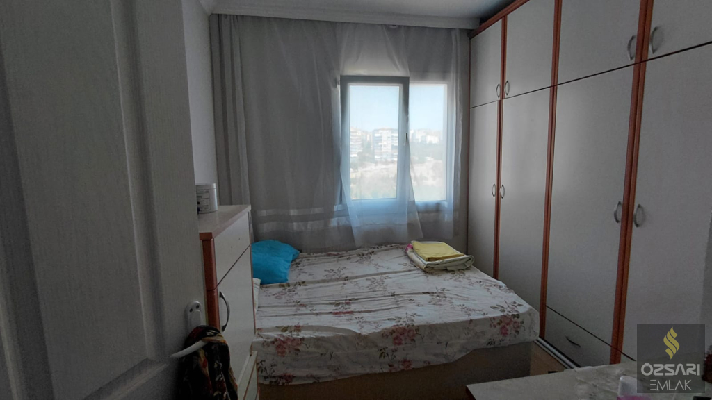 BUCA EVKA 1 DE DOĞALGAZLI ACİL SATILIK FIRSAT DAİRE