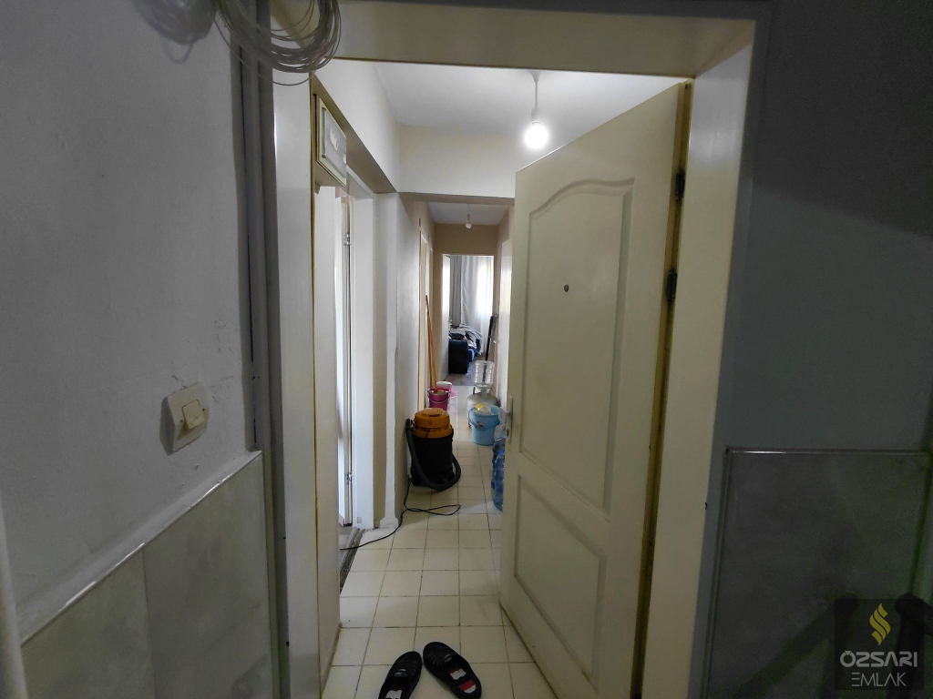 BORNOVA EVKA 4 DE 1+1 FİYATINA 2+1 KAPALI MUTFAK GÜNEY CEPHE SATILIK DAİRE