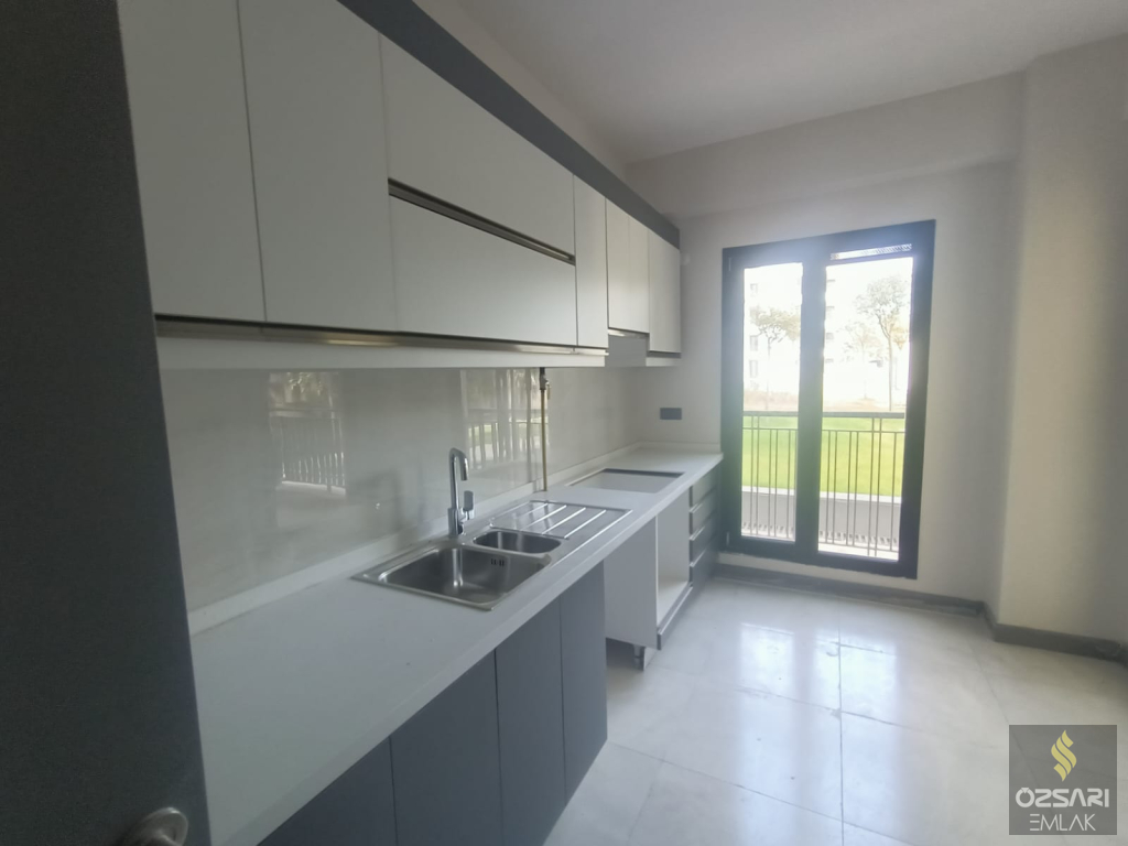 BAYRAKLI\'DA YÜZBAŞI HAKKI CADDESİNE YAKIN 3+1 SIFIR DAİRE
