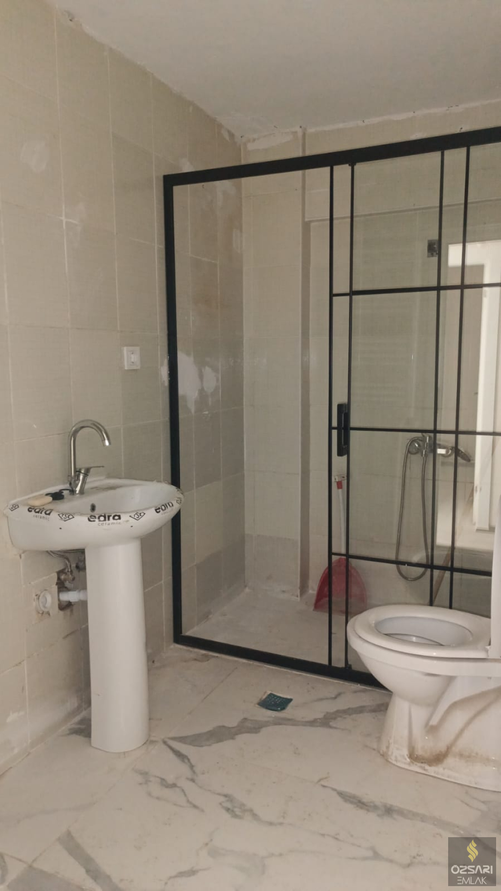 Bornova Atatürk mah. 3+1 doğalgazlı kiralik bahçe katı Daire