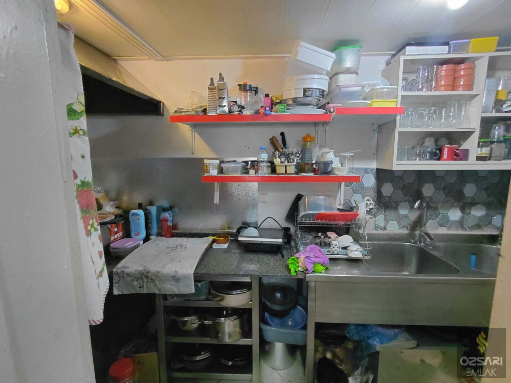 MANAVKUYU ÇAMKIRAN ORTAOKULU KARŞISI SATILIK KUPON DÜKKAN