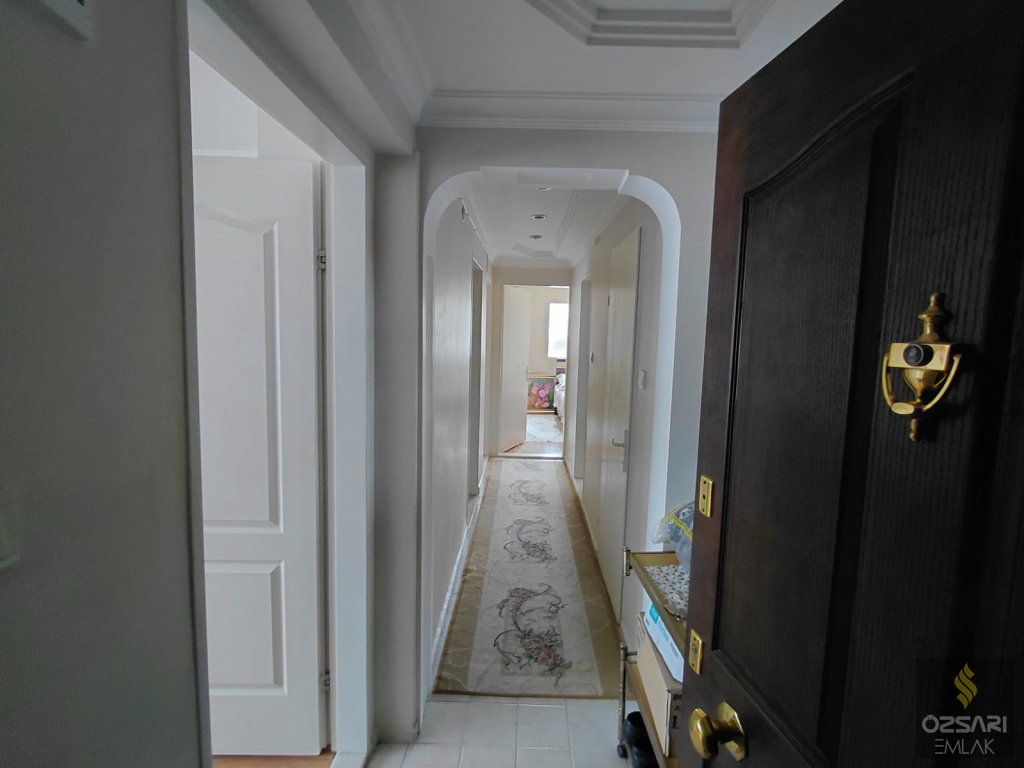 BORNOVA EVKA 4 YAPILI DENİZ MANZARALI 2+1 KAPALI MUTFAK FIRSAT DAİRE