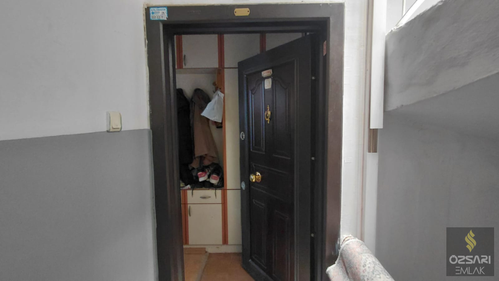 BUCA EVKA 1 DE DOĞALGAZLI ACİL SATILIK FIRSAT DAİRE