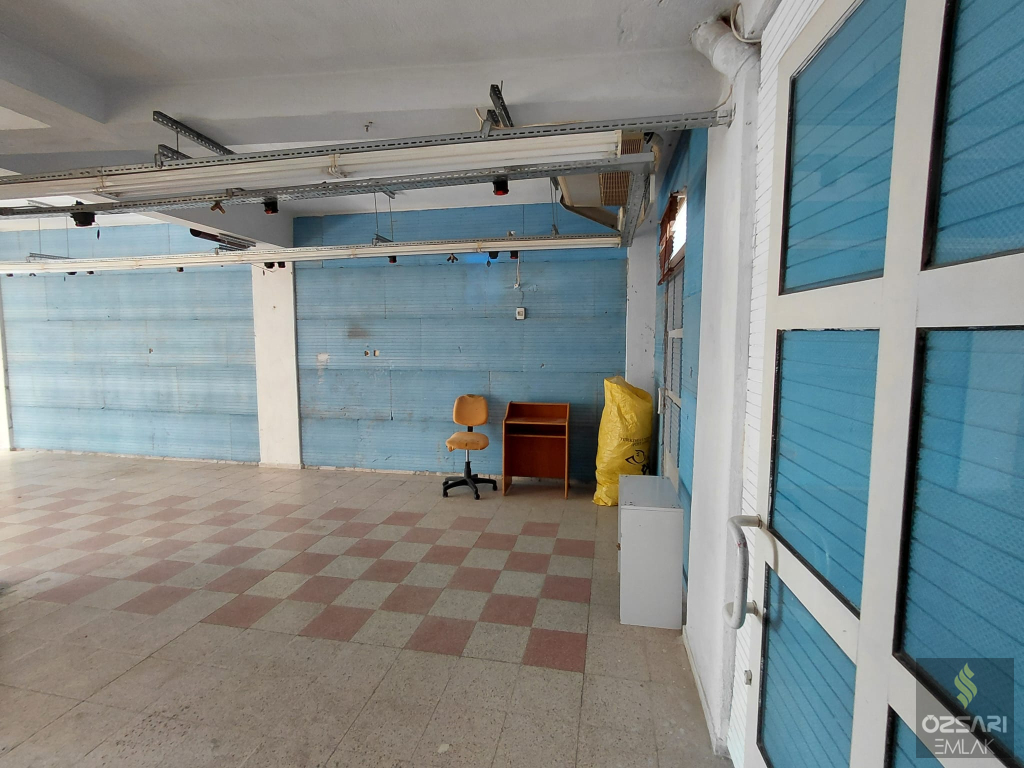 BORNOVA İNÖNÜ MAHALLESİNDE HER İŞE UYGUN KULLANIŞLI FERAH DÜKKAN