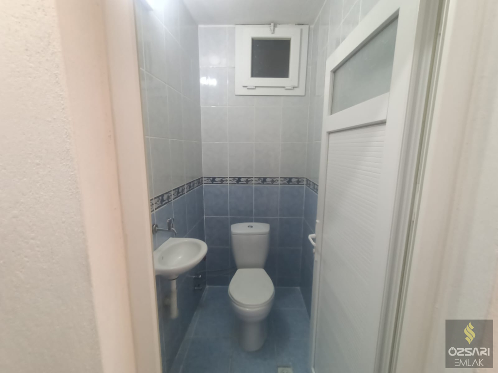 BORNOVA İNÖNÜ MAHALLESİNDE 2+1 DOĞALGAZLI KİRALIK DAİRE
