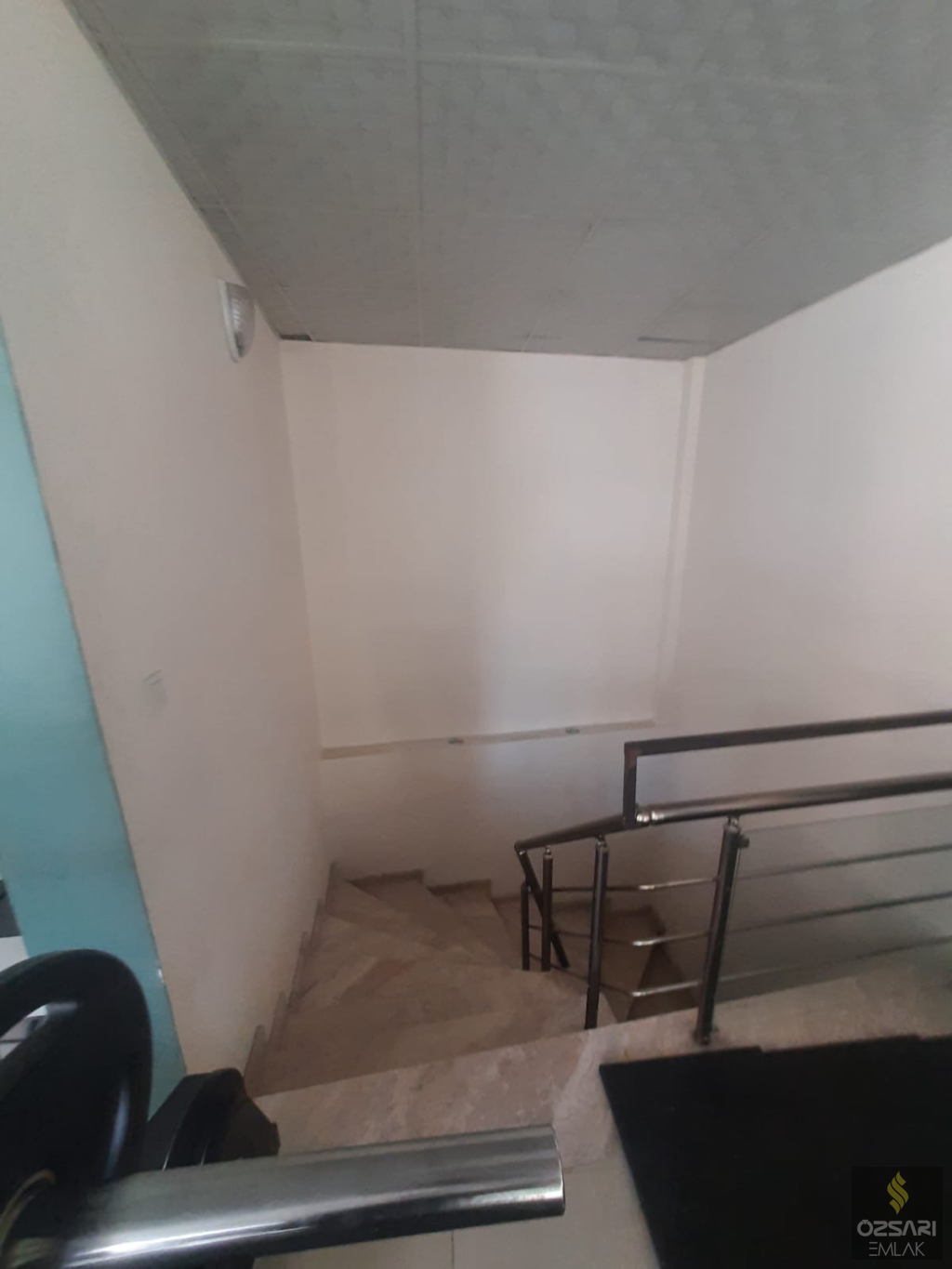 Bornova Atatürk mah. Anacadde üzeri yeni kiralık Dükkan