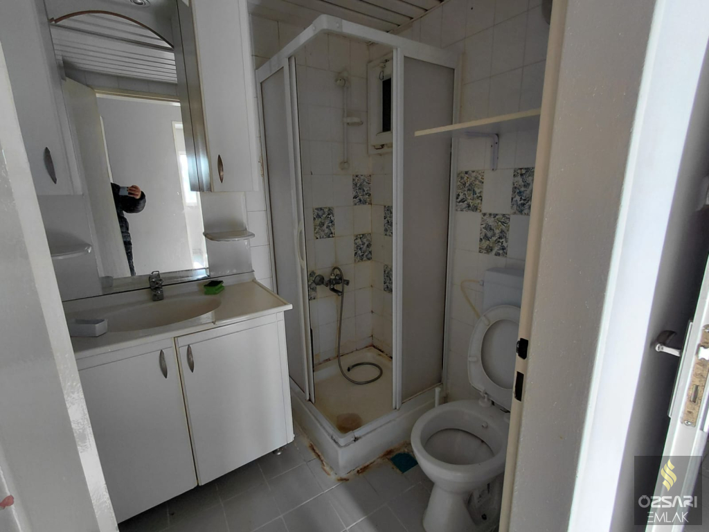 BORNOVA EVKA 4 2+1 GÜNEY CEPHE KİRALIK DAİRE