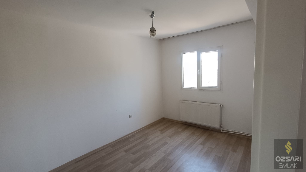 BORNOVA EVKA 4 3+1 DOĞALGAZLI KİRALIK DAİRE