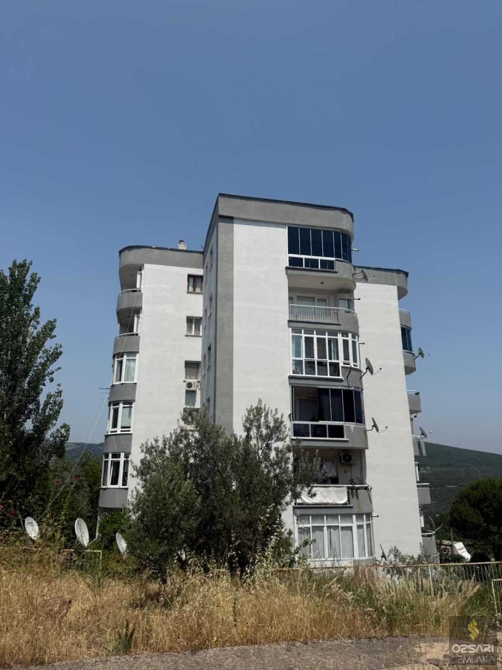 BORNOVA EVKA 4 FULL EŞYALI DOĞALGAZLI KİRALIK DAİRE