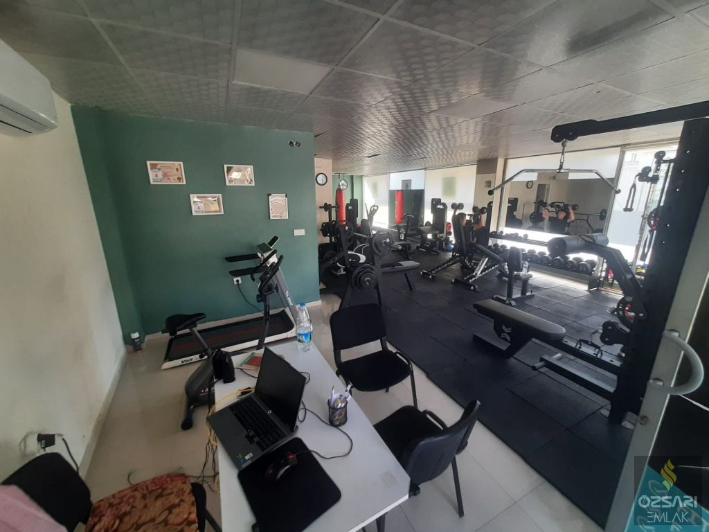 Bornova Atatürk mah. Anacadde üzeri yeni kiralık Dükkan