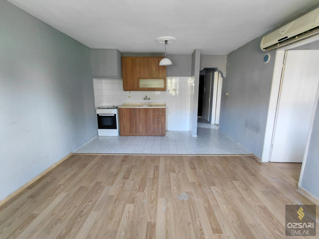 BORNOVA EVKA 4 2+1 AÇIK MUTFAK DOĞALGAZLI KİRALIK DAİRE