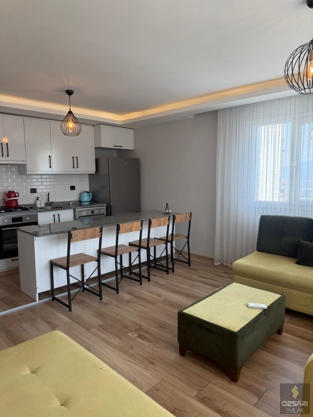 BORNOVA EVKA 4 FULL EŞYALI DOĞALGAZLI KİRALIK DAİRE